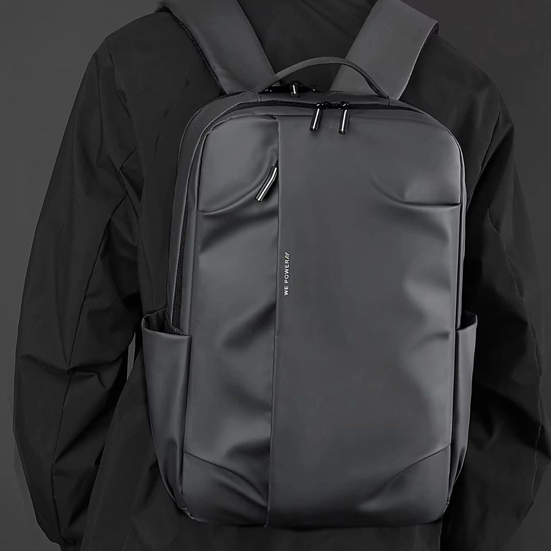 UNISEX TRAVEL BACKPACK