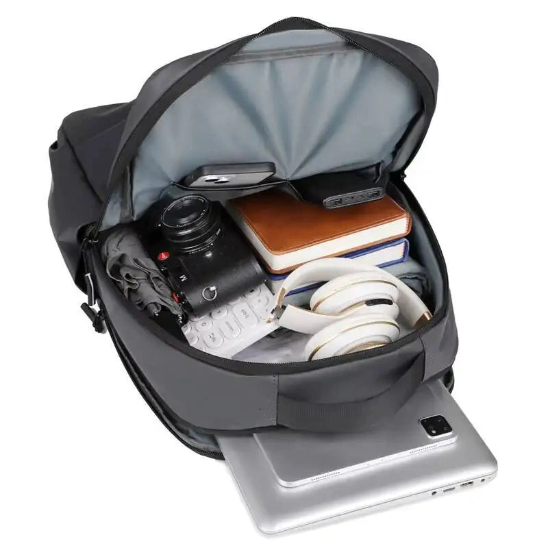 UNISEX TRAVEL BACKPACK