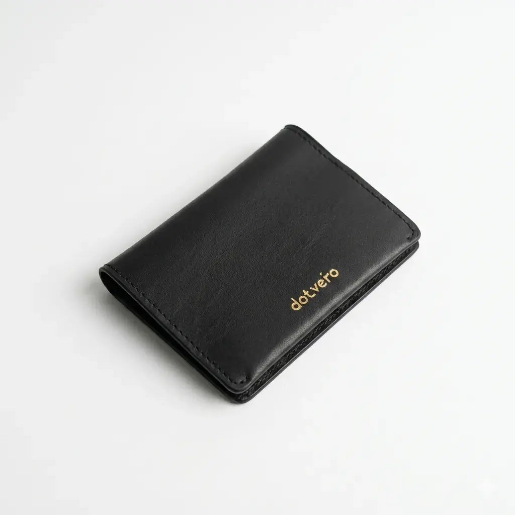 MINI WALLET WITH MAGNETIC LOCK