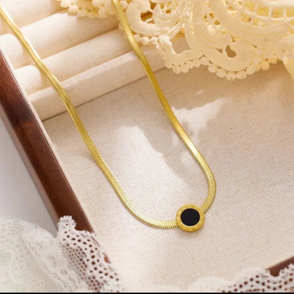 NIGHTFALL GOLDEN PENDANT