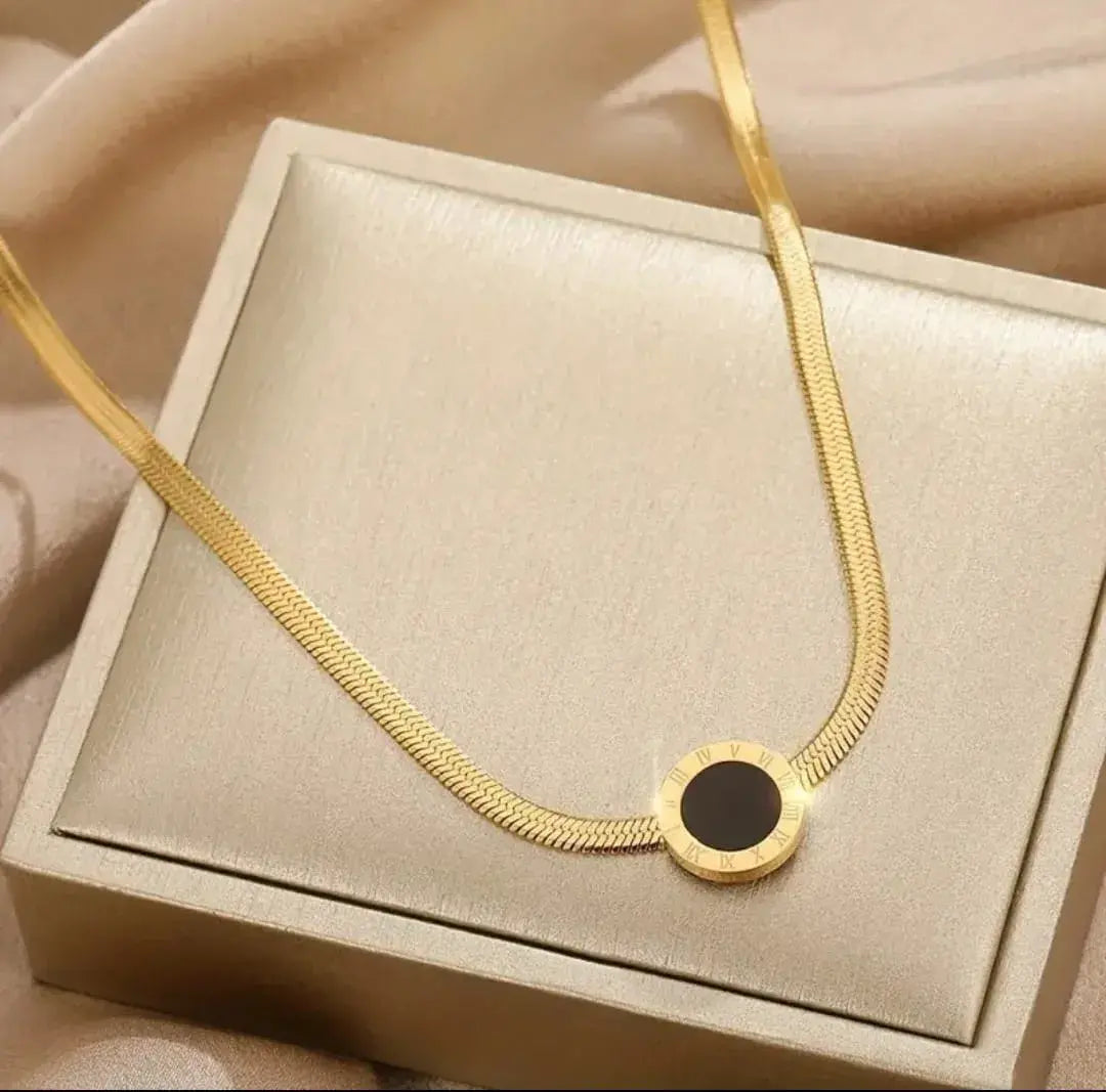 NIGHTFALL GOLDEN PENDANT
